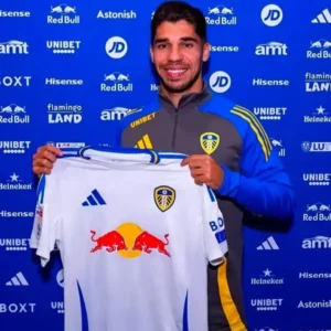 חולצת כדורגל סולומון לידס יונייטד מדי בית עונת 24-25